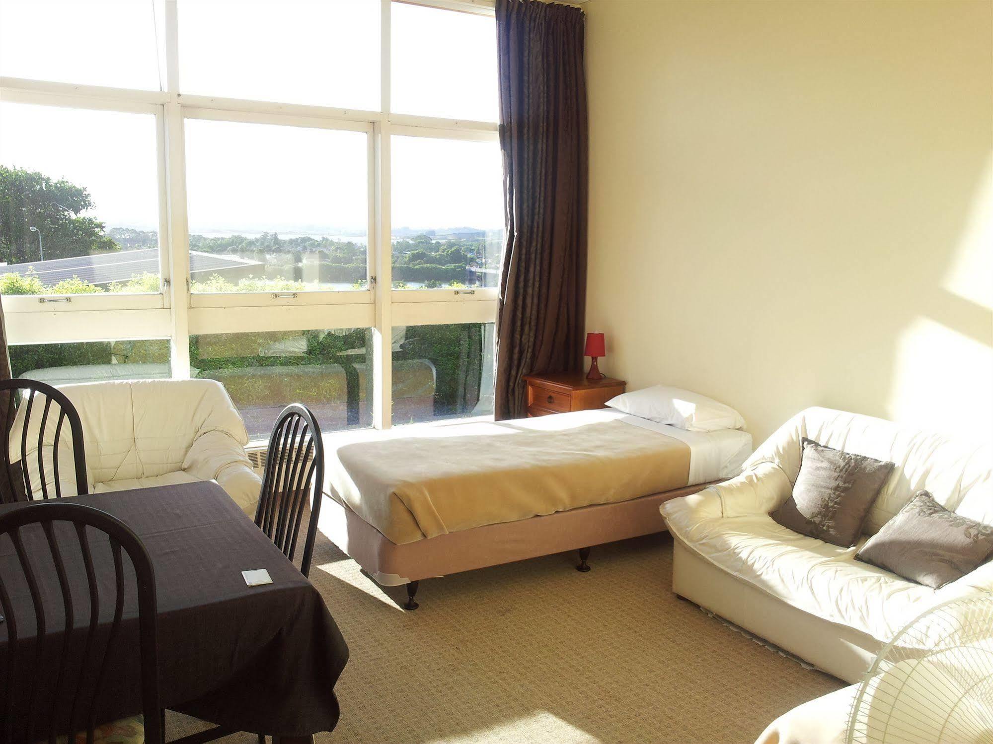 Manor Views Nz Hotel Huntly Bagian luar foto