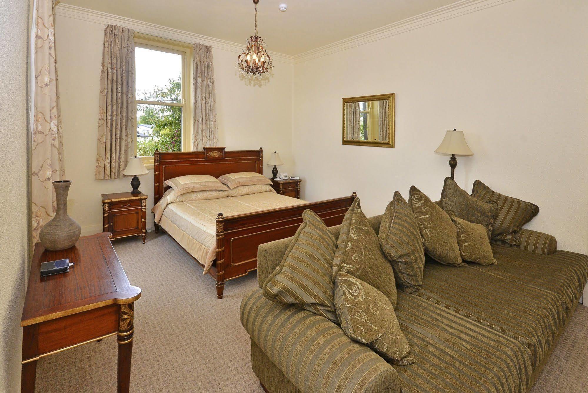 Manor Views Nz Hotel Huntly Bagian luar foto