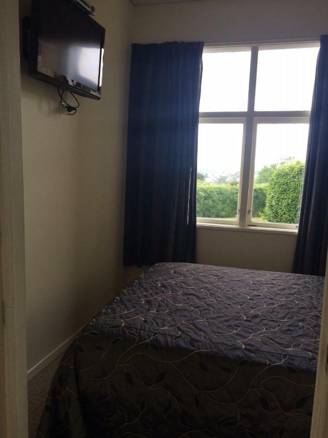 Manor Views Nz Hotel Huntly Bagian luar foto