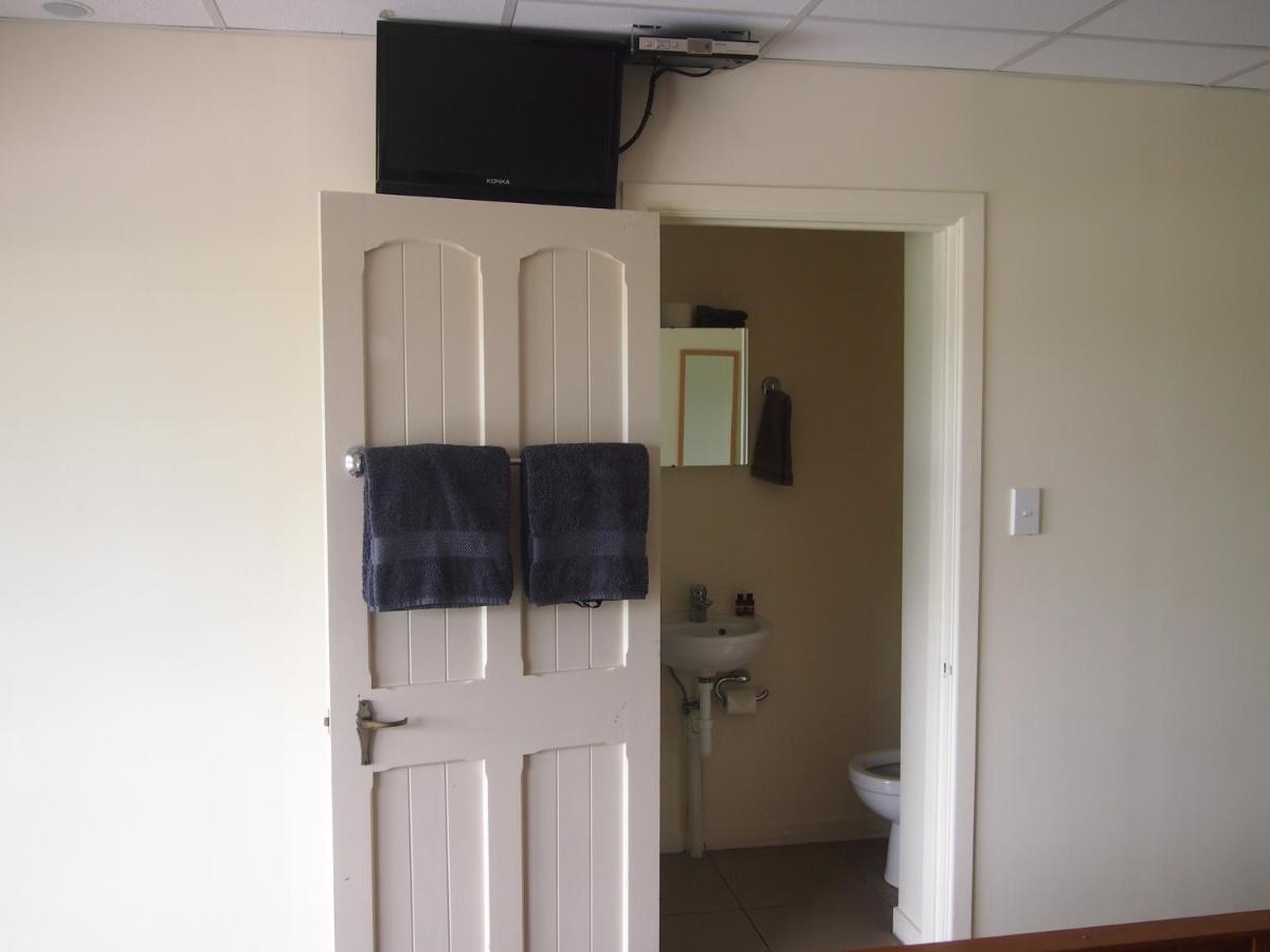 Manor Views Nz Hotel Huntly Bagian luar foto