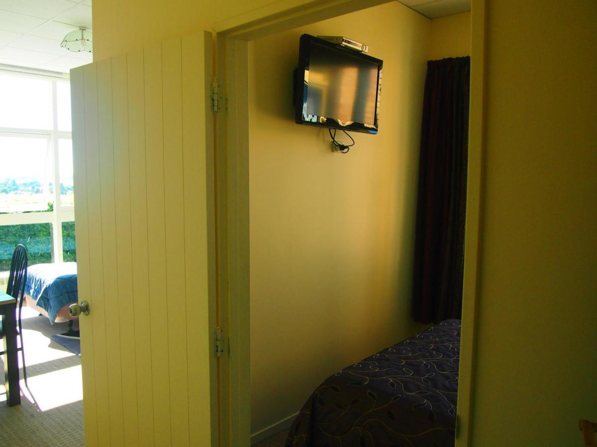 Manor Views Nz Hotel Huntly Bagian luar foto