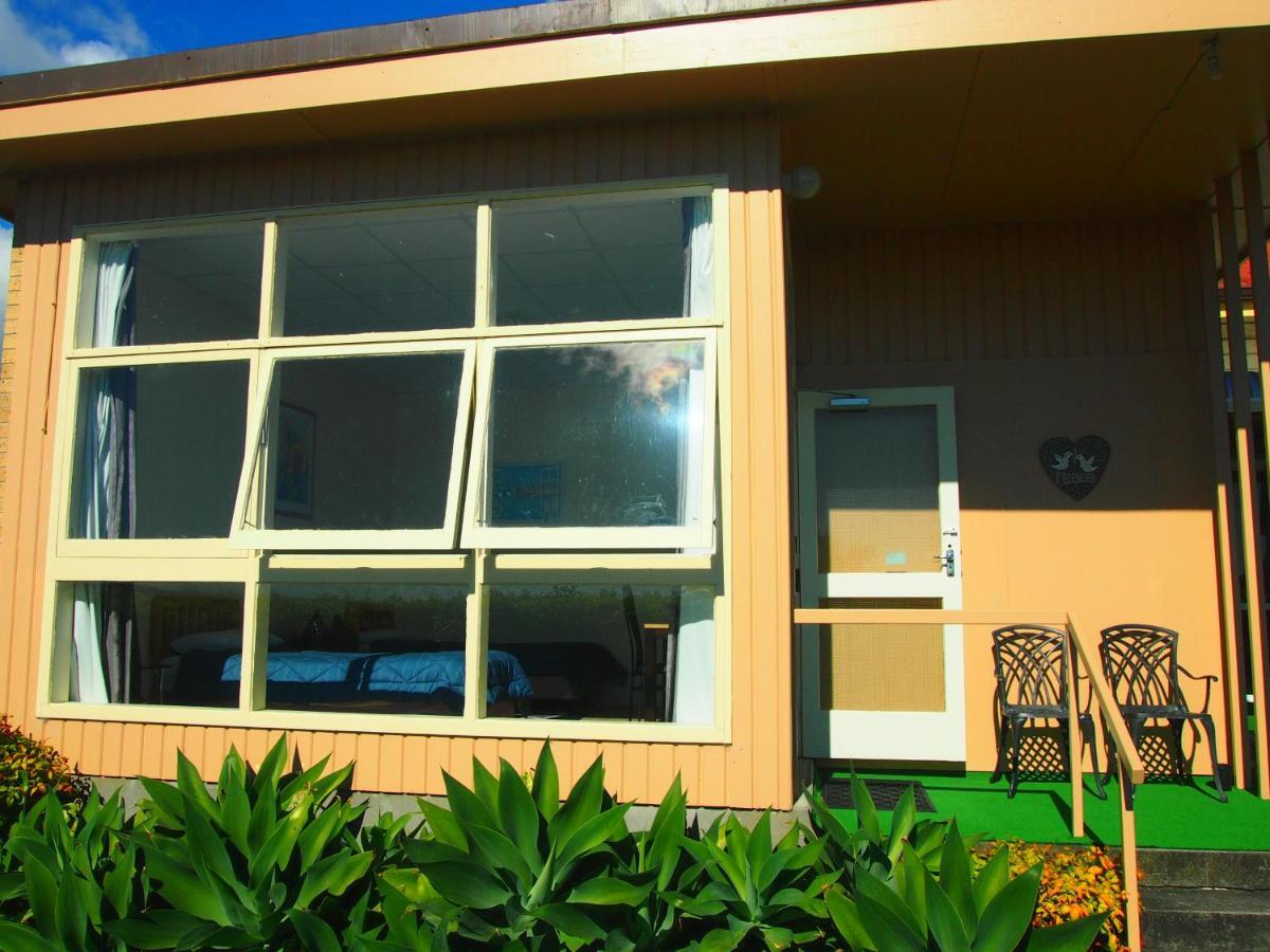 Manor Views Nz Hotel Huntly Bagian luar foto