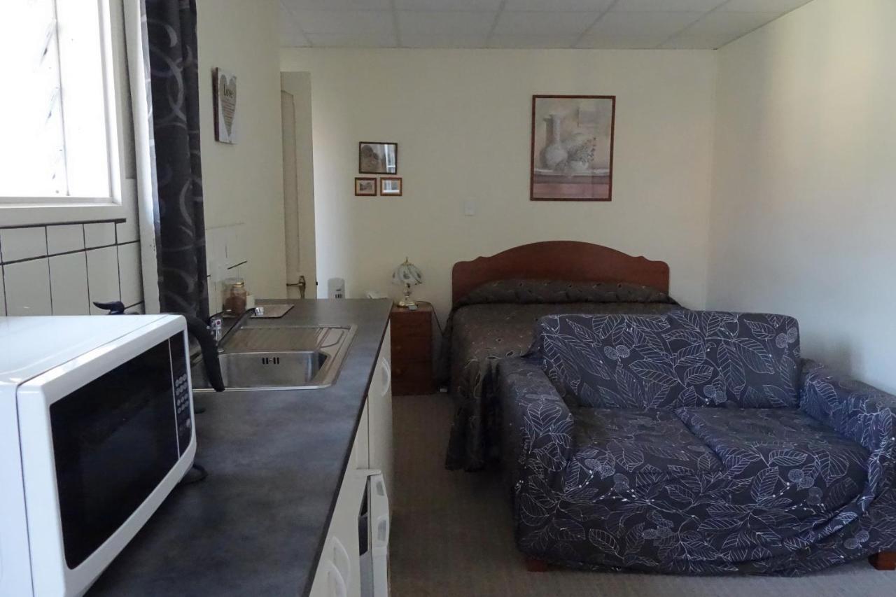 Manor Views Nz Hotel Huntly Bagian luar foto
